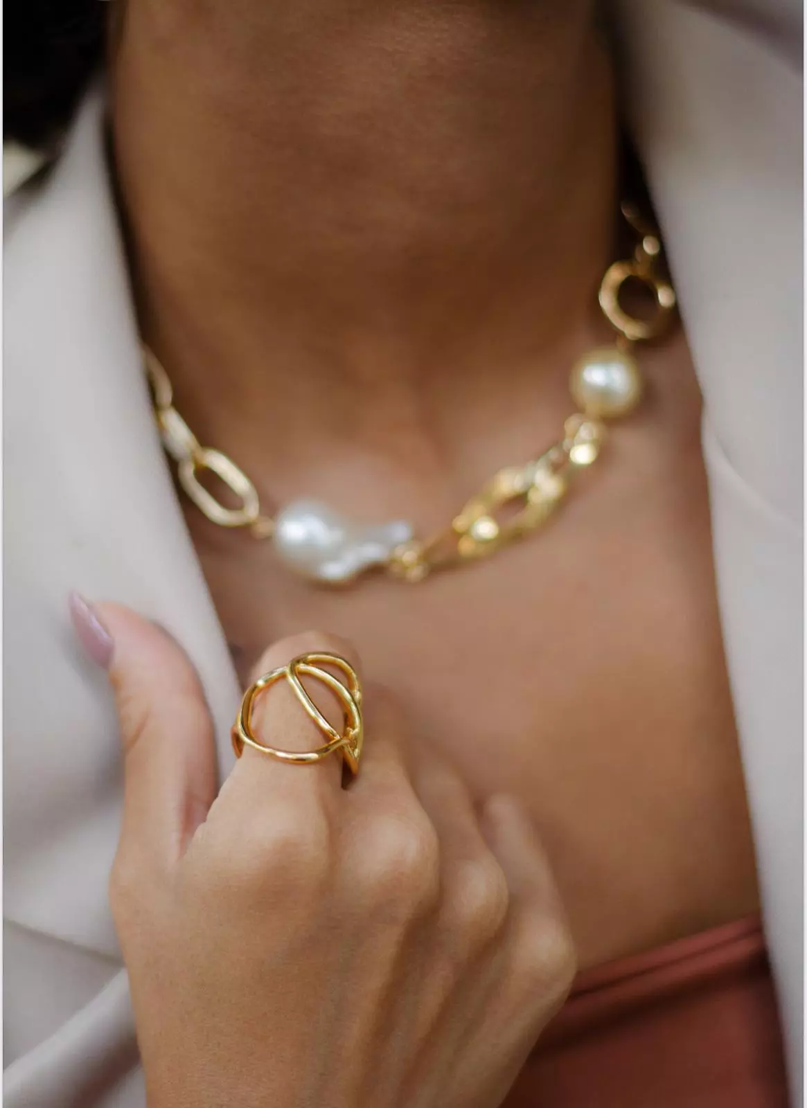 Golden Pearl Link Necklace 1 | Favesin