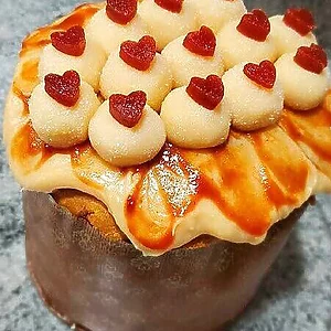 Karamelado Romeo and Juliet Panettone