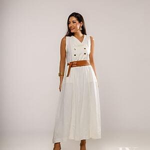 Long white sleeveless dress with belt and button details, Fashion Brasil Sun and Sea.