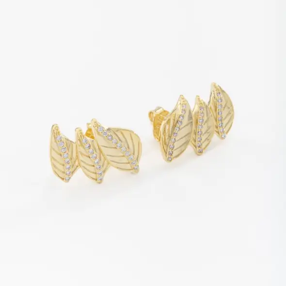 Mari Semijoias Radiant Leaf Zirconia Earrings with sparkling zirconia stones and elegant leaf design
