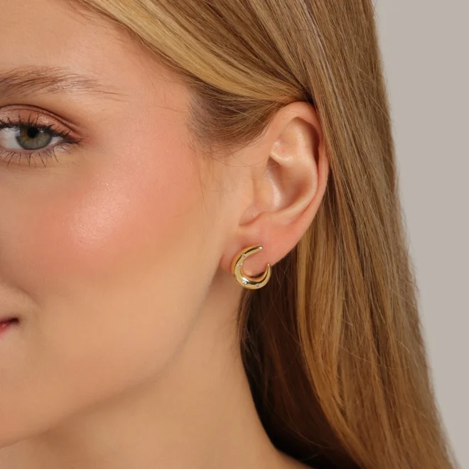 mari semijoias organic zirconia hoop earrings detail | Organic Glow Zirconia Hoop Earrings - Mari Semijoias Mari Semijoias organic hoop earrings with crystal zirconia accents and 18K gold-plated finish