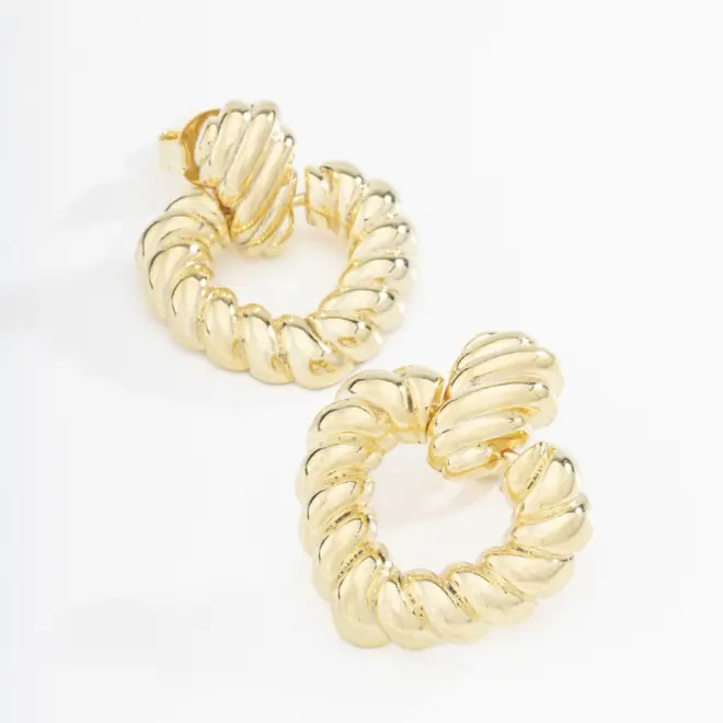 mari semijoias twisted hoop earrings detail | Twisted Elegance Hoop Earrings - Mari Semijoias Mari Semijoias twisted hoop earrings with elegant gold-plated finish