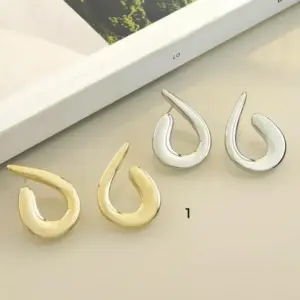 Organic Gold Drop Earrings - Mari Semijoias