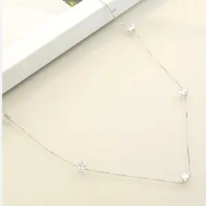 Mari Semijoias Crystal Hearts Necklace with delicate white rhodium chain and heart-shaped zirconia accents