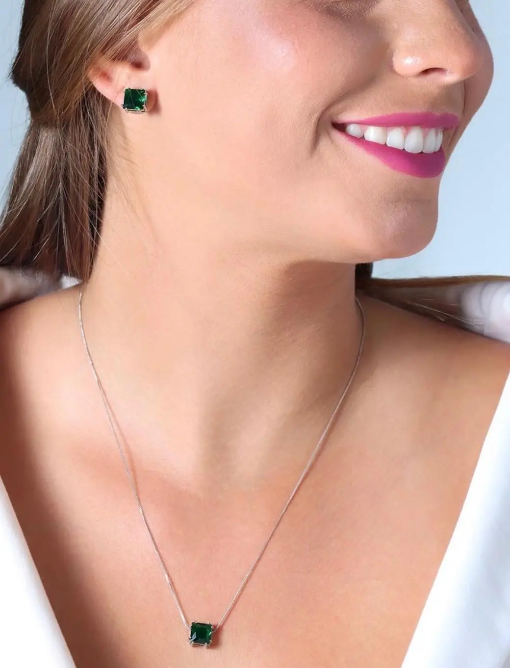 mari semijoias emerald green necklace earrings set detail | Emerald Royale Jewelry Set - Mari Semijoias Mari Semijoias Emerald Royale Jewelry Set with matching necklace and square emerald-green stud earrings