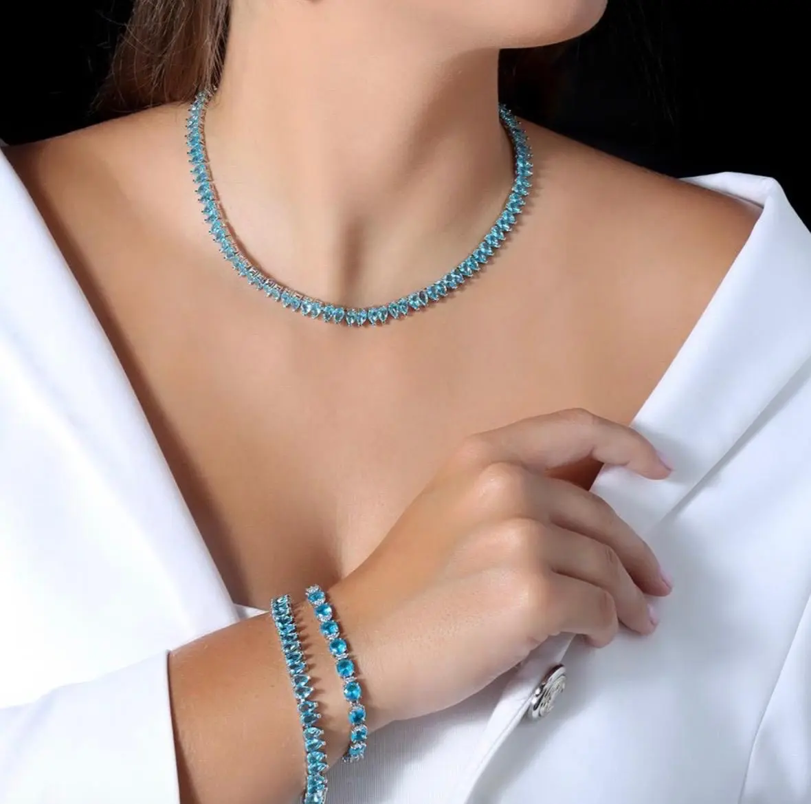 mari semijoias ocean majesty riviera necklace front | Ocean Majesty Riviera Bracelet - Mari Semijoias Mari Semijoias Ocean Majesty Riviera Necklace with sparkling ocean-blue zirconia stones and white rhodium finish