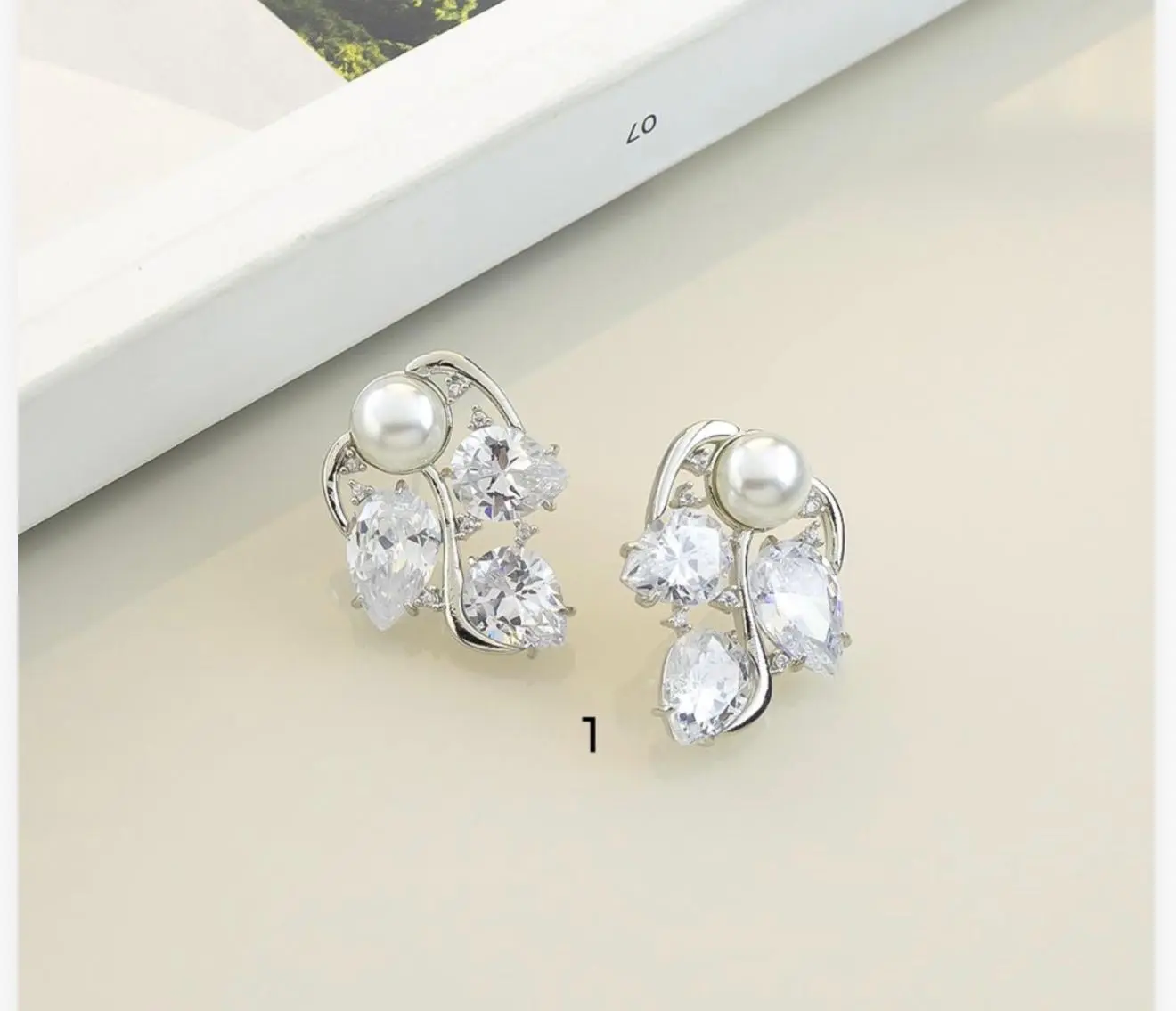 mari semijoias pearl zirconia earrings detail | Pearl & Crystal Elegance Earrings - Mari Semijoias Mari Semijoias Pearl & Crystal Elegance Earrings with pearl accents and marquise-cut zirconia stones