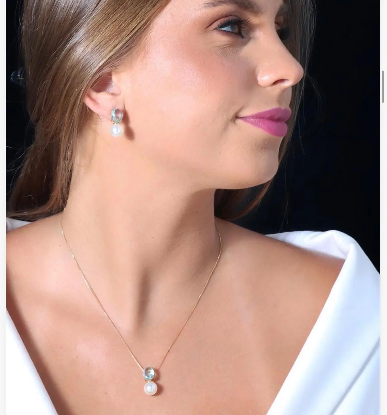 mari semijoias sky pearl jewelry set front | Sky Pearl Jewelry Set - Mari Semijoias Elegant white rhodium jewelry set featuring oval light blue zirconias and freshwater pearls