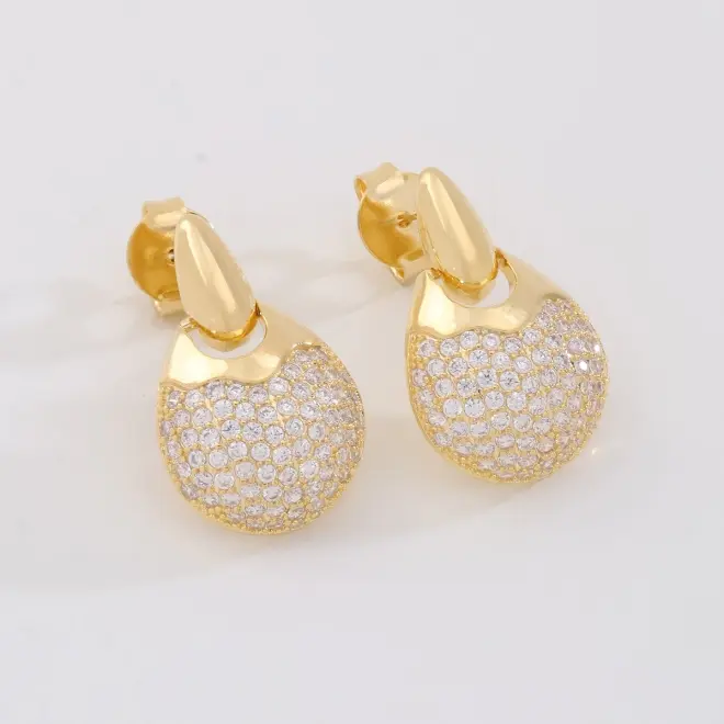 mari semijoias teardrop zirconia earrings detail | Golden Drop Sparkle Earrings - Mari Semijoias mari-semijoias-teardrop-zirconia-earrings