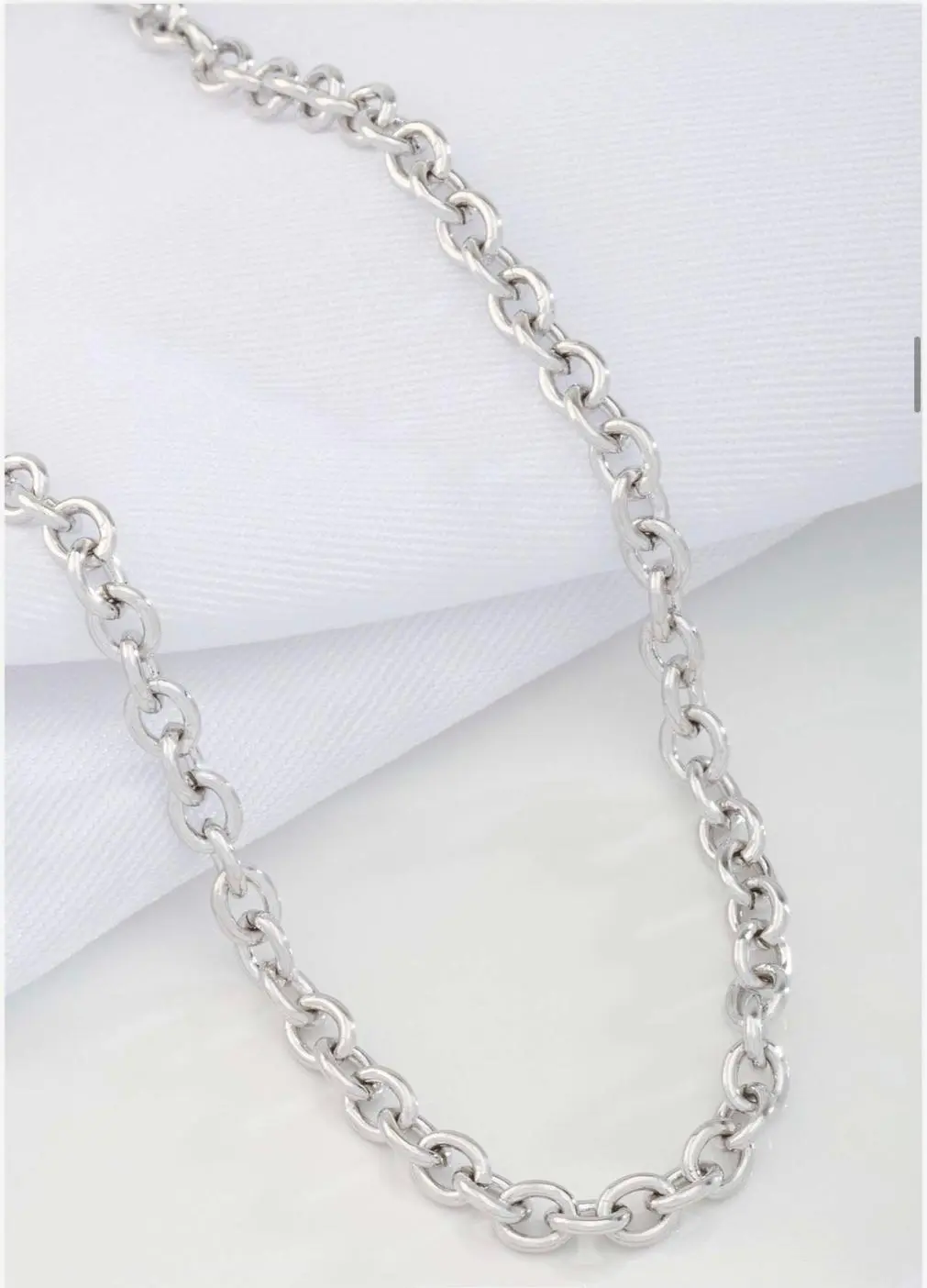 silver chain link necklace mari semijoias detail | Silver Chain Link Necklace - Mari Semijoias Silver Chain Link Necklace by Mari Semijoias featuring polished oval silver-tone chain links