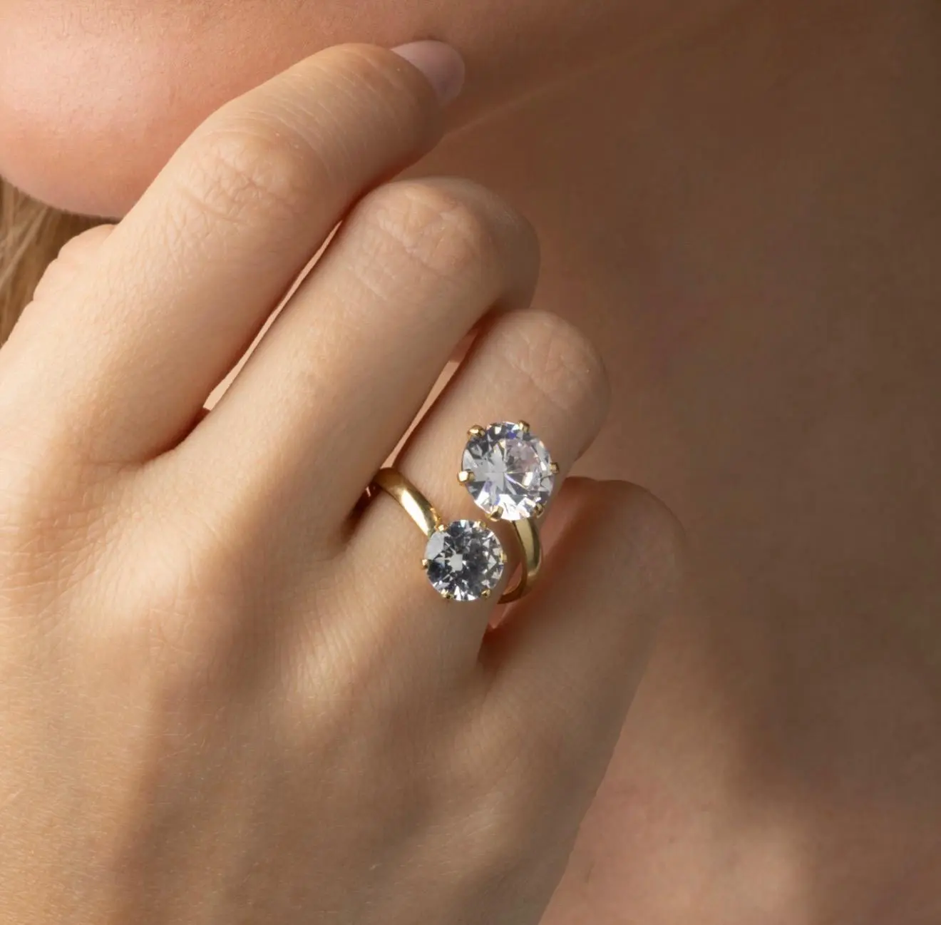 18k gold plated adjustable ring mari semijoias detail | Double Solitaire 5A Zirconia Adjustable Ring - Mari Semijoias Double Solitaire 5A Zirconia Adjustable Ring - Mari Semijoias