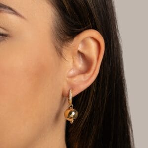 Gold Hoop Earrings with Pavé Zirconia and Polished Sphere Drop - Mari Semijoias
