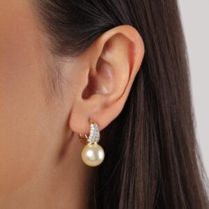 Gold Hoop Earrings with Pavé Zirconia and Golden Pearl Drop - Mari Semijoias