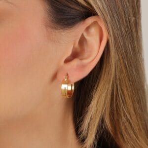 Gold Wide Flat-Band Hoop Earrings - Mari Semijoias