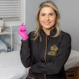 Suelen Gilbert owner of Sarasota Skin Therapy Favesin customer | Favesin