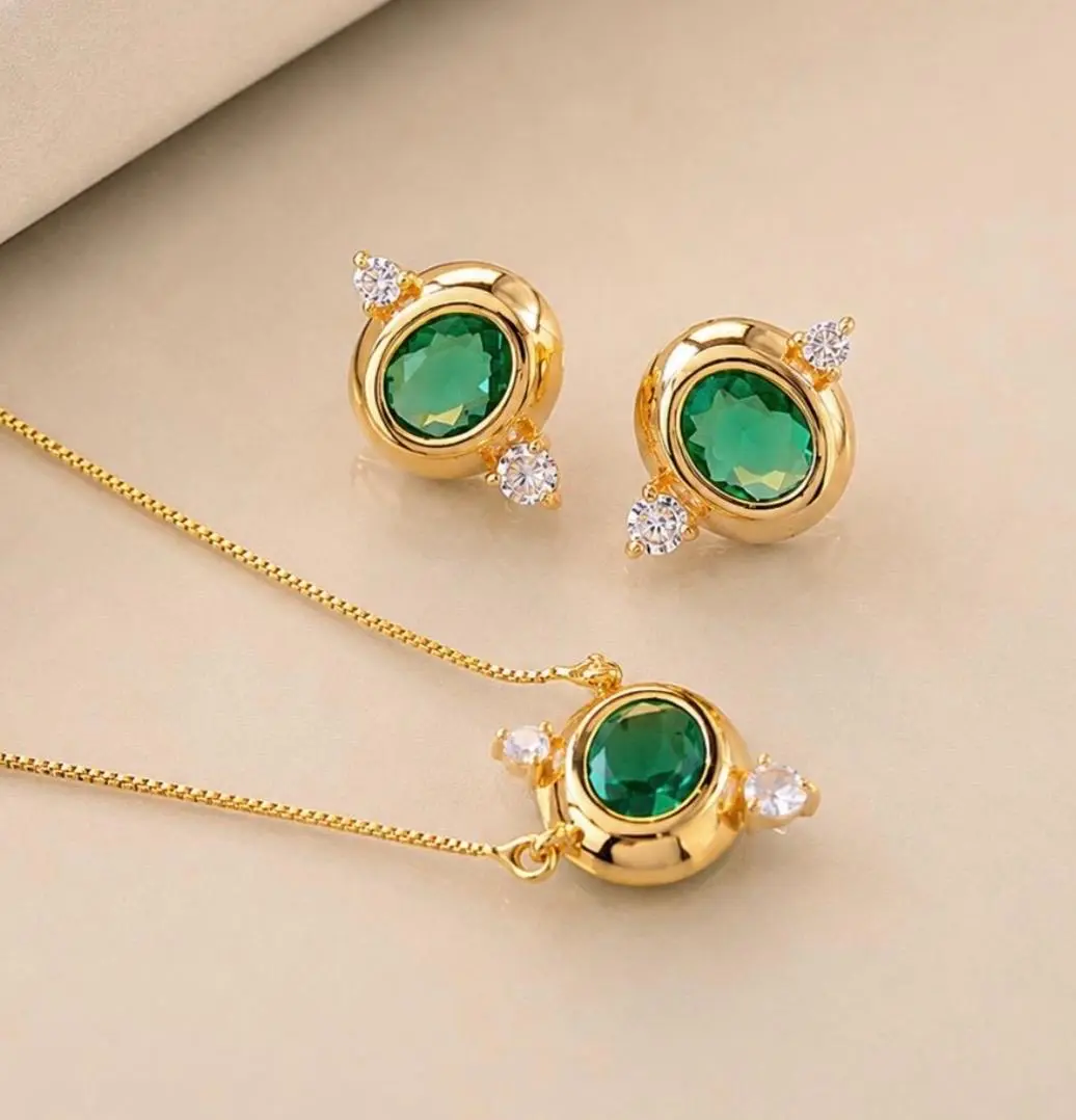 27.847 | Emerald Glow Jewelry Set - Mari Semijoias Emerald Glow Jewelry Set - Mari Semijoias