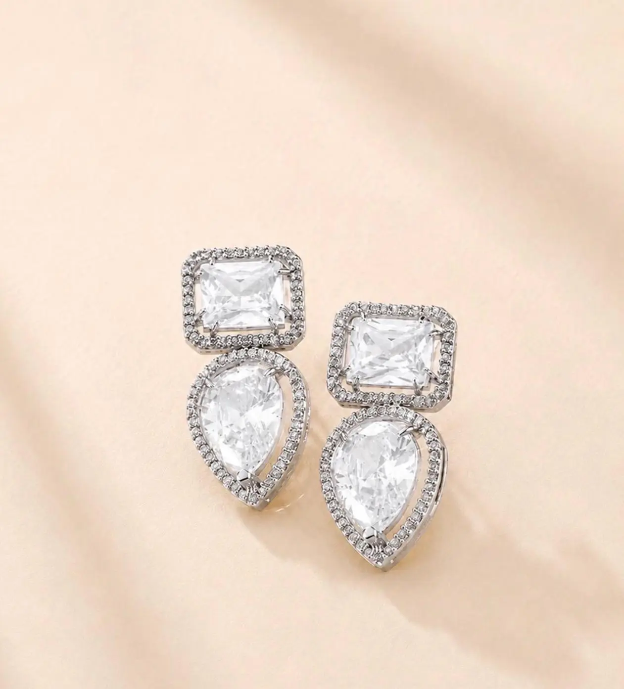 28.210 1 | Crystal Halo Drop Earrings - Mari Semijoias Crystal Halo Drop Earrings - Mari Semijoias - Image 2