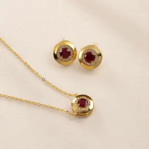 Ruby Radiance Jewelry Set - Mari Semijoias